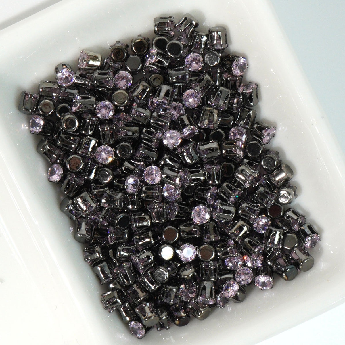 (100pcs)3MM 6-prong Round Prong-Set CZ - Gold/Silver Base