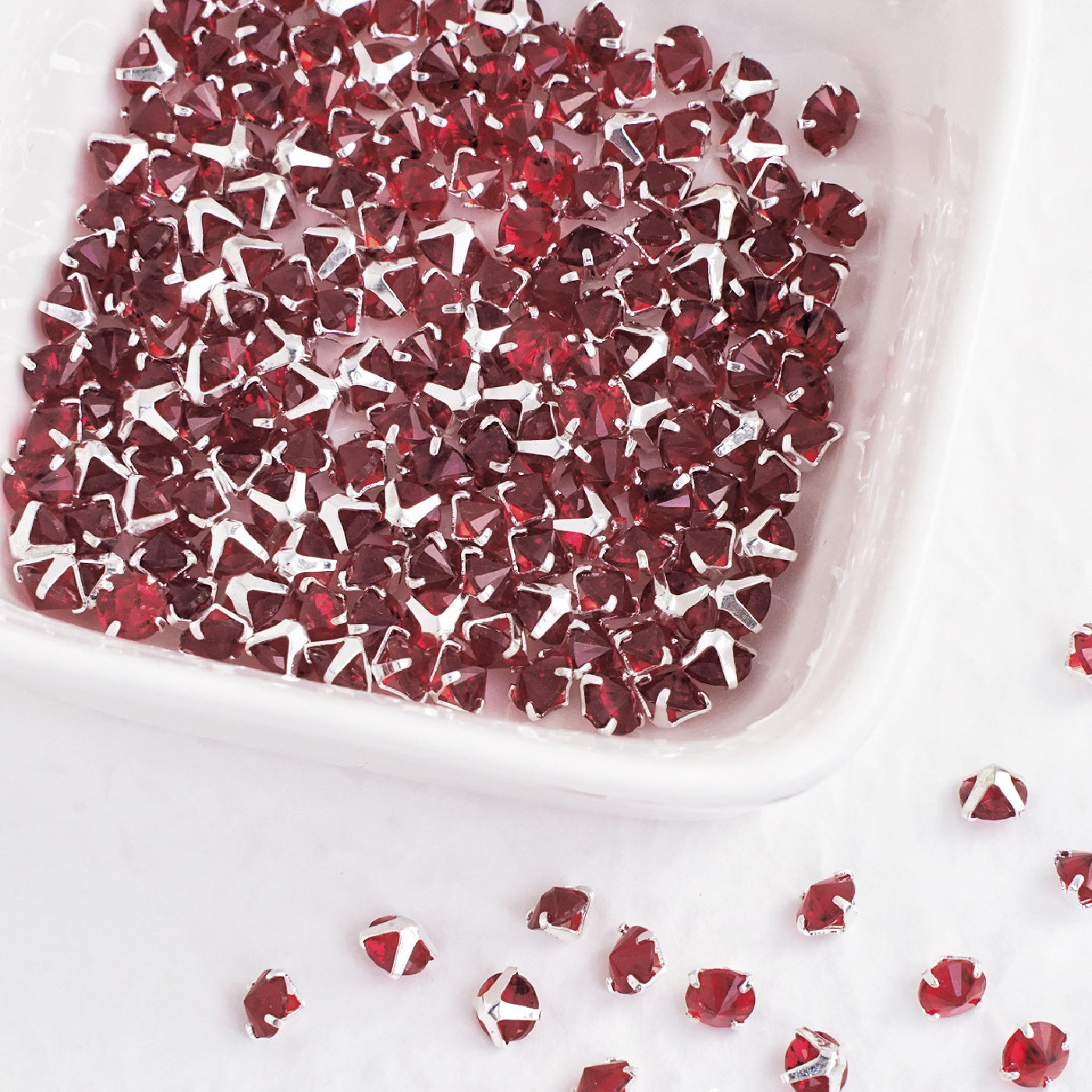 4MM Round Reverse Prong-Set CZ