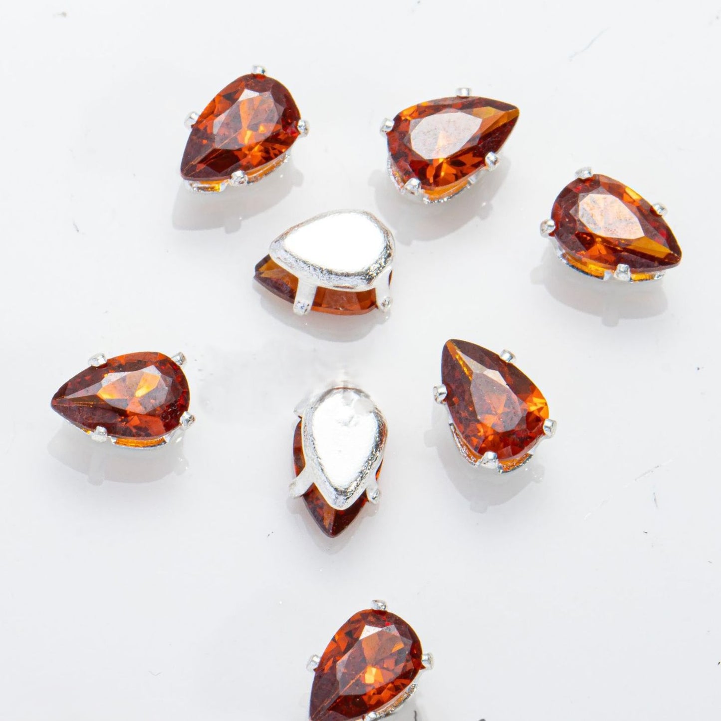 (100pcs)4x6mm Teardrop Prong-Set CZ