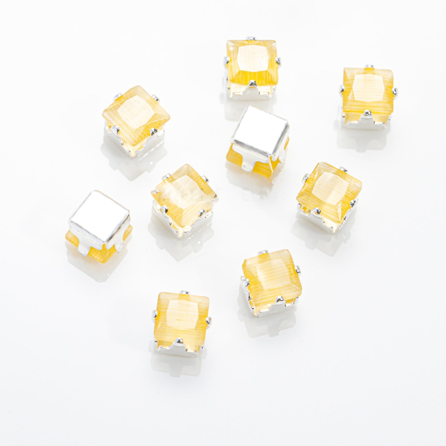 (100pcs)4x4MM Square Prong-Set CZ