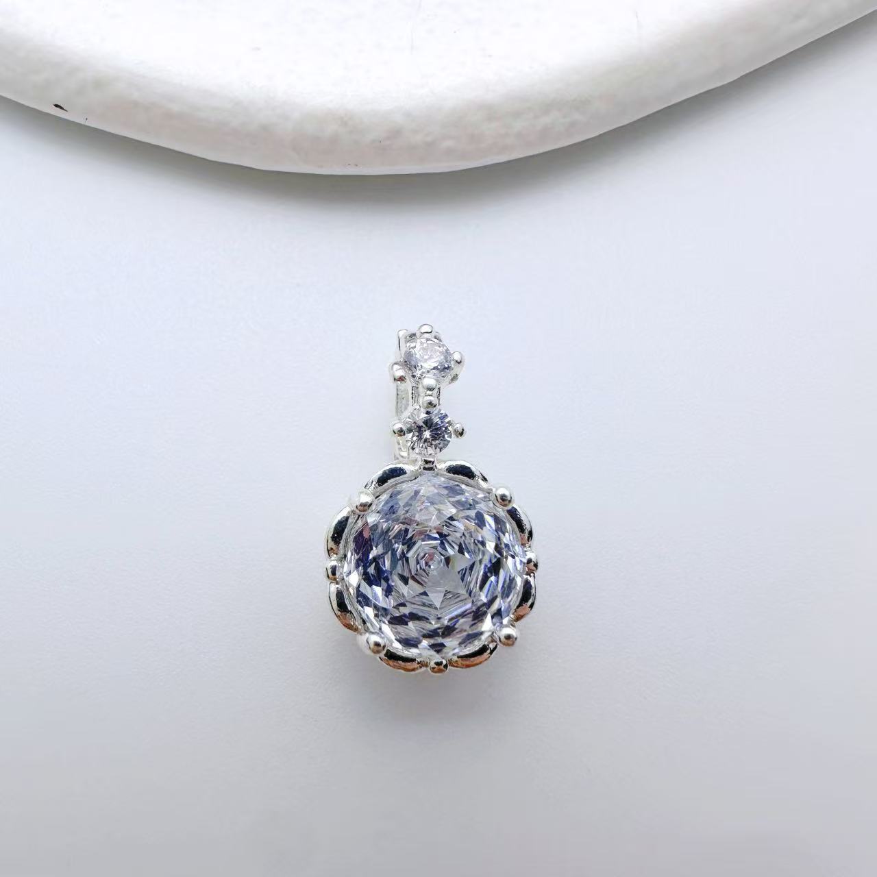 Rose Cut Zircon Connection Closure/Clasp