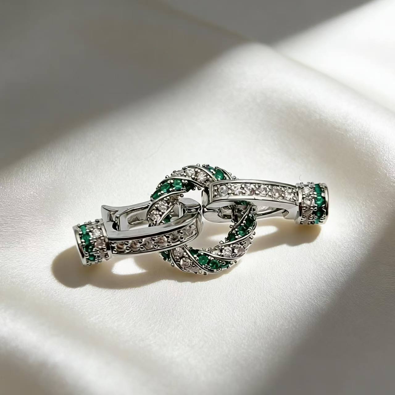 Plated Twisted Rope Clasp with Full Paved Diamonds