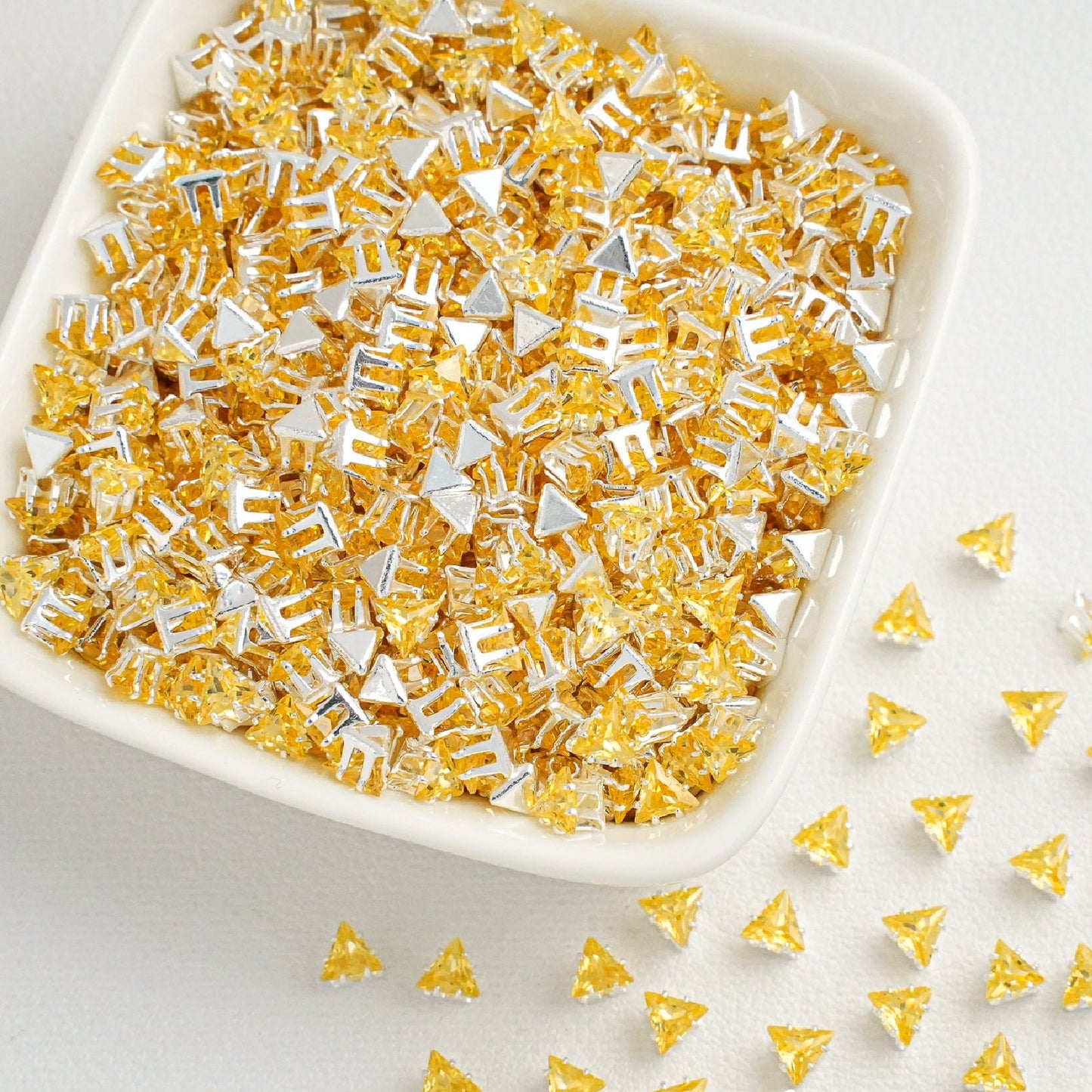 5mm Triangle Prong-Set CZ