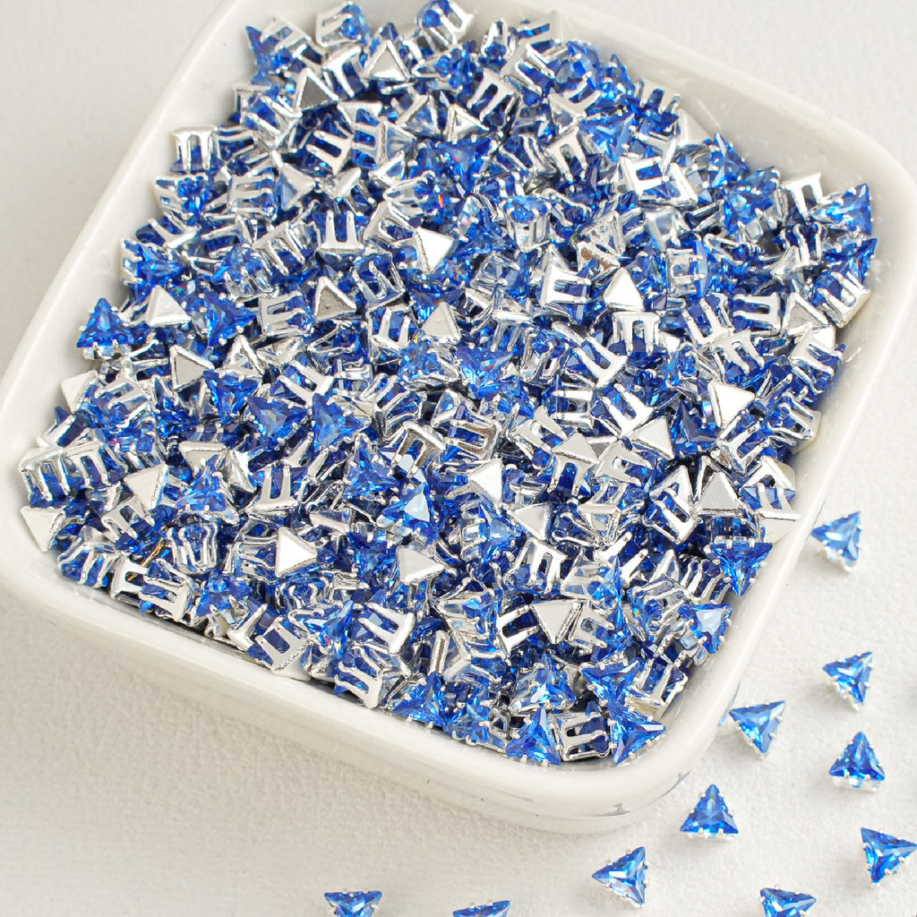 (100pcs)4mm Triangle Prong-Set CZ