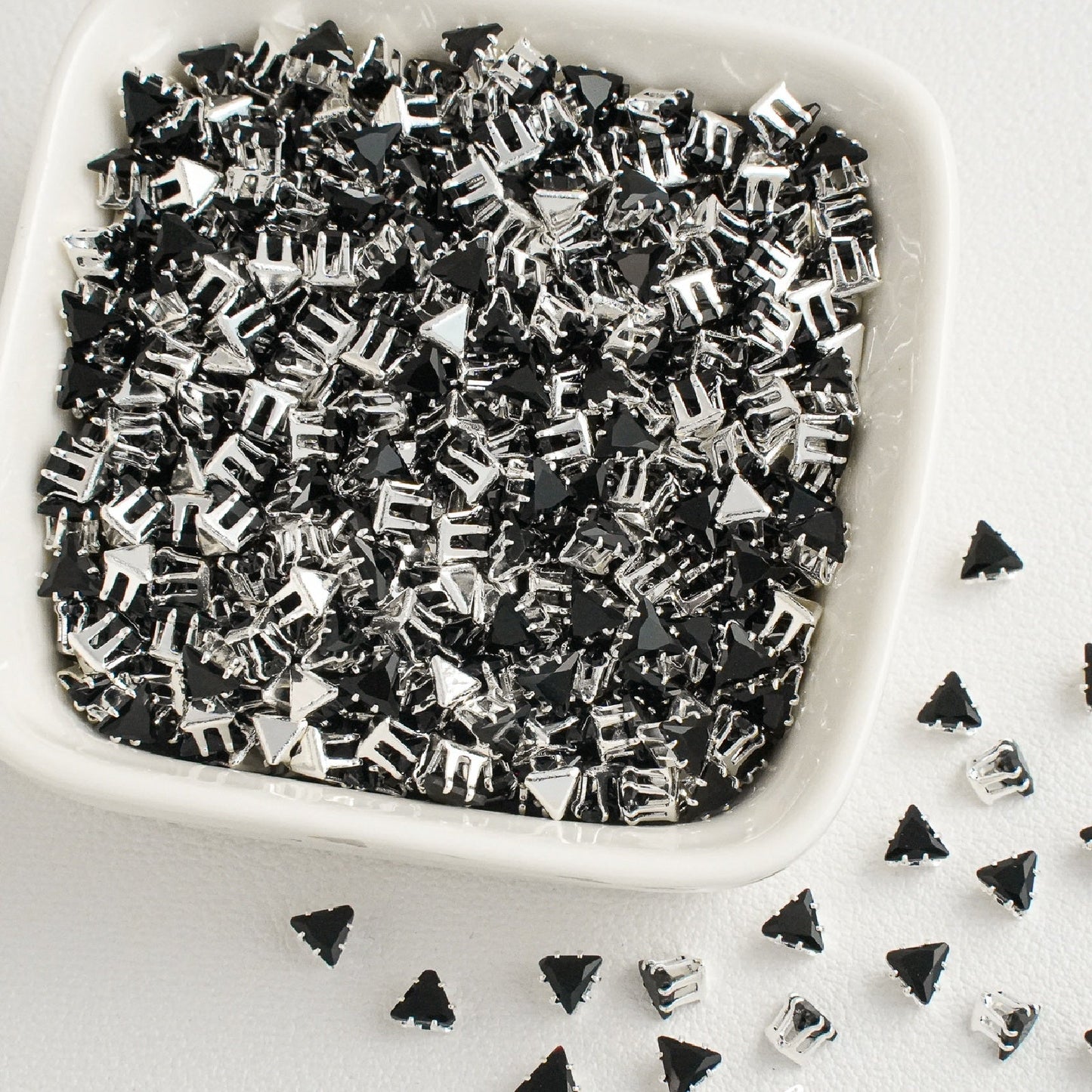 5mm Triangle Prong-Set CZ