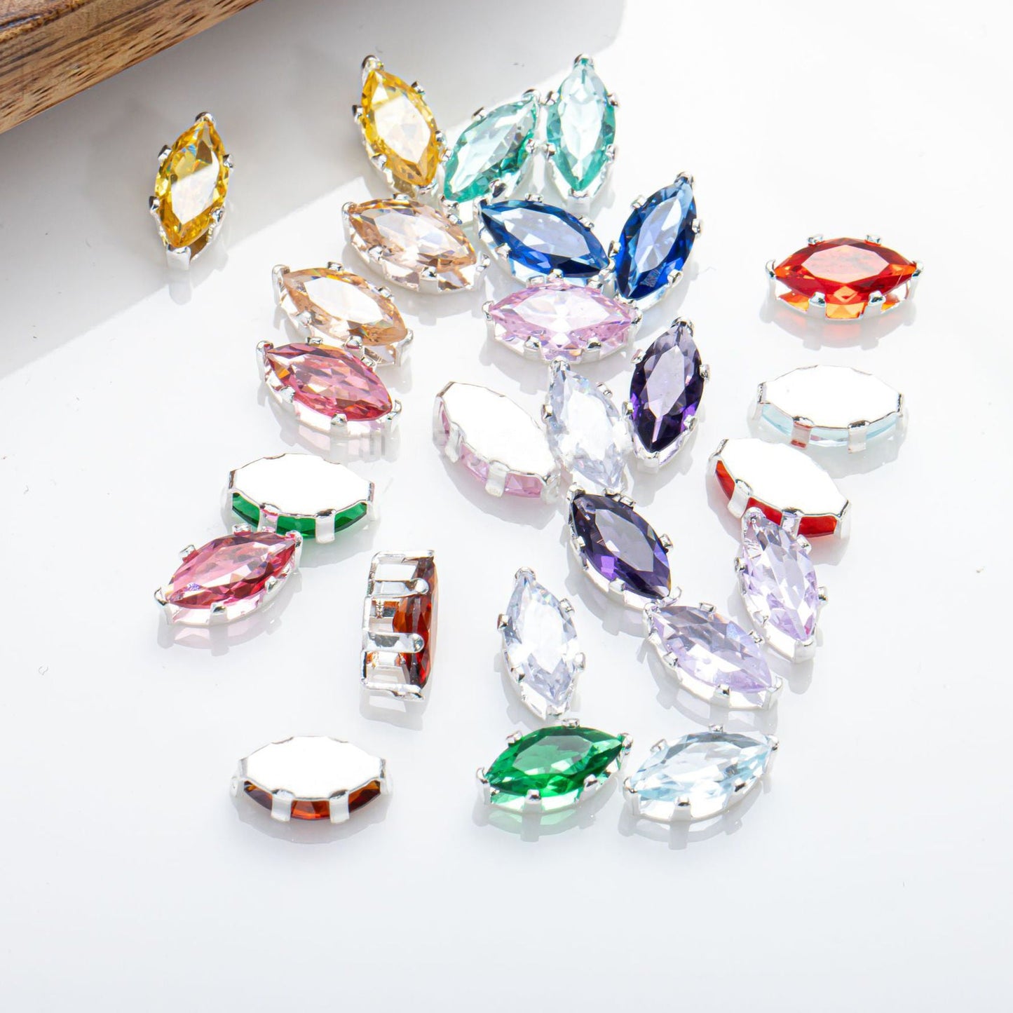 3x6mm 6-prong Marquise Zircon Beads