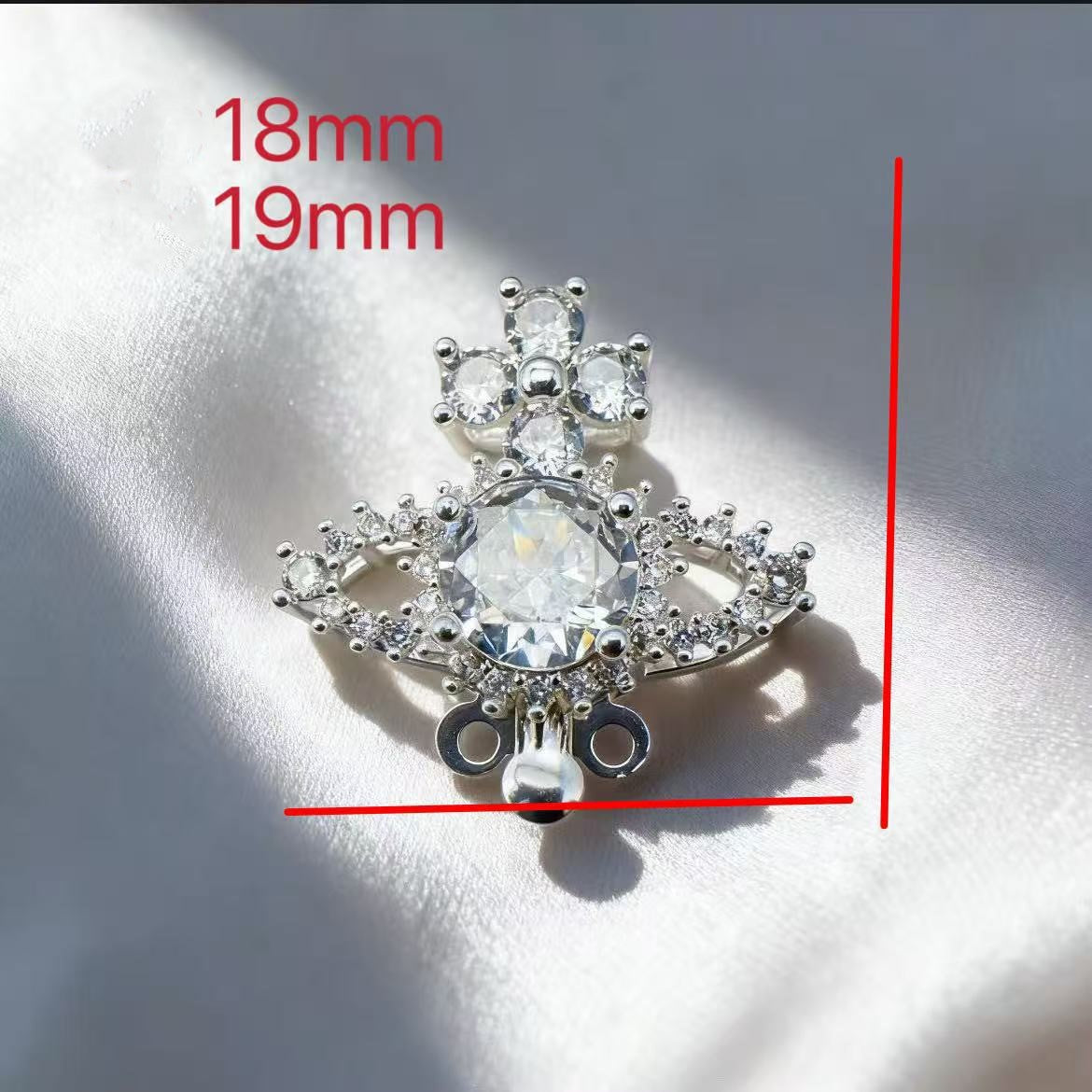 Double-Row End Clasp in Saturn Design