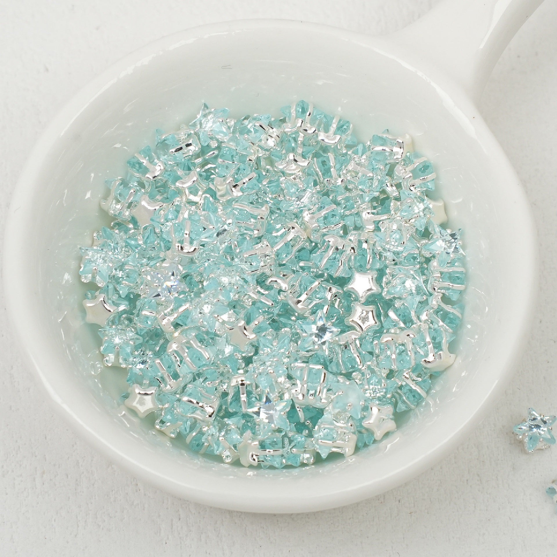 (50pcs)4mm Star Prong-Set CZ