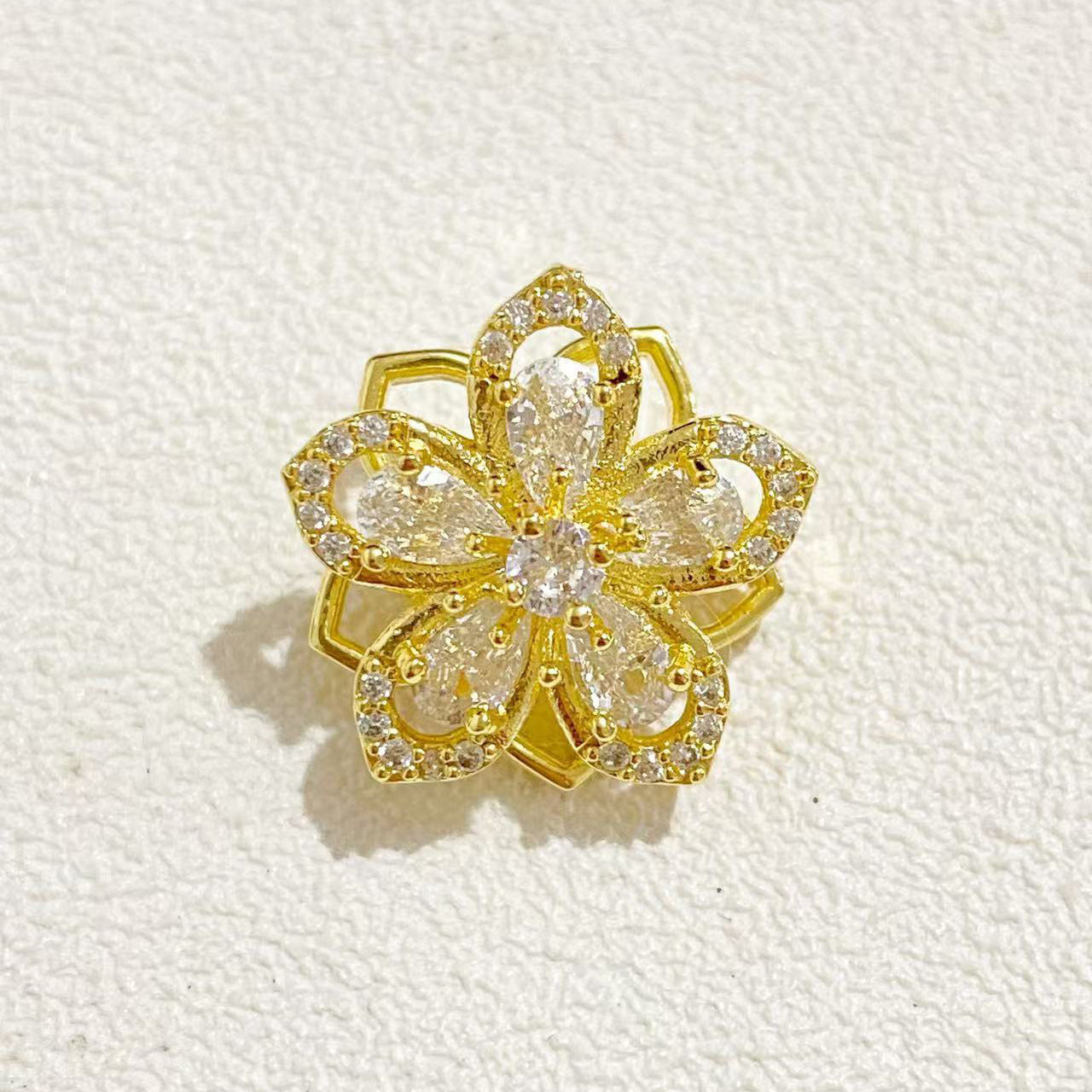 Rotatable CZ Flower Spacer