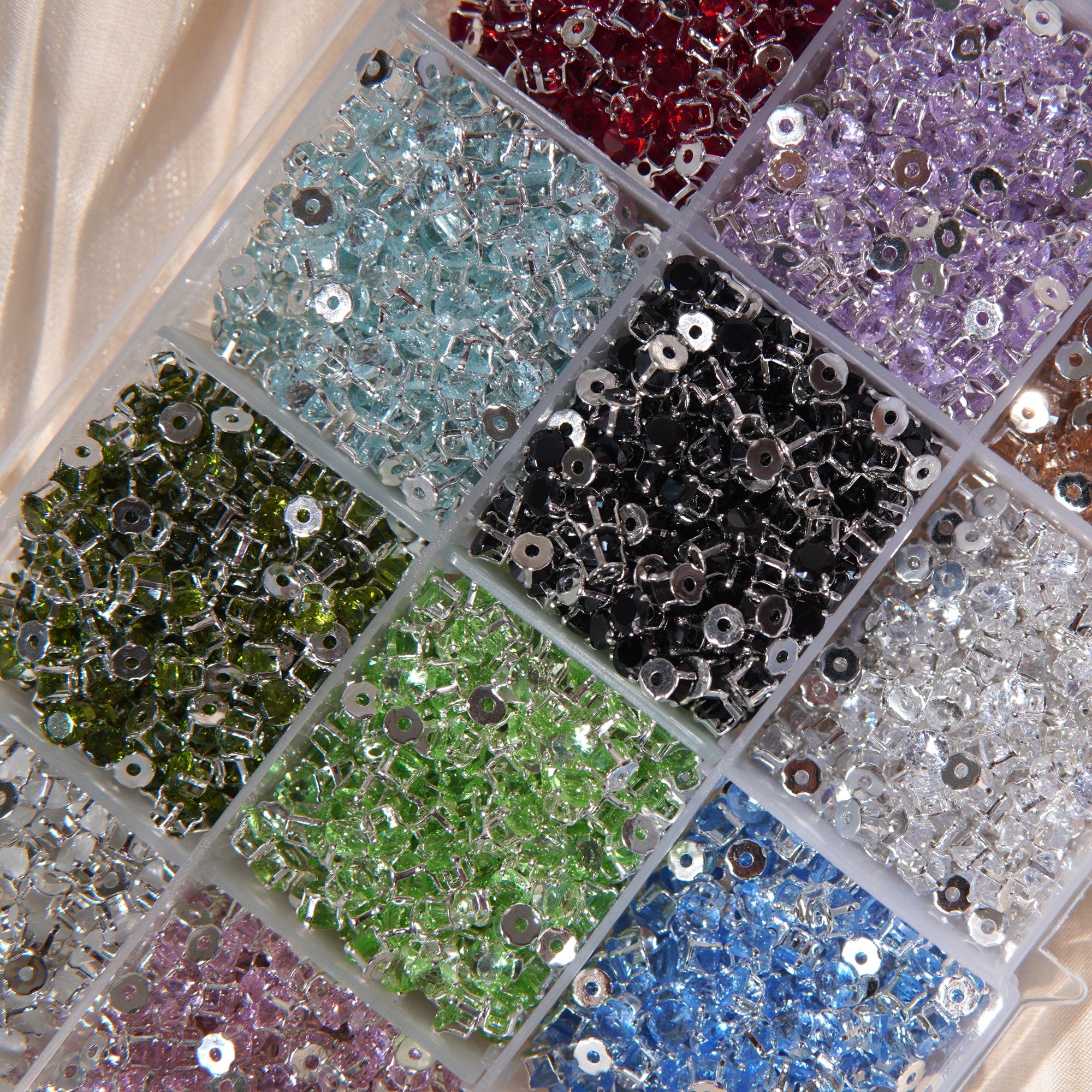 (100pcs) 4mm 4-prong Round Prong-set Zircons