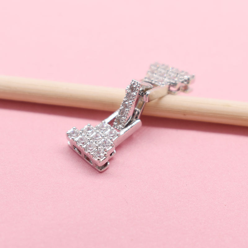 Pyramid Zircon Closure