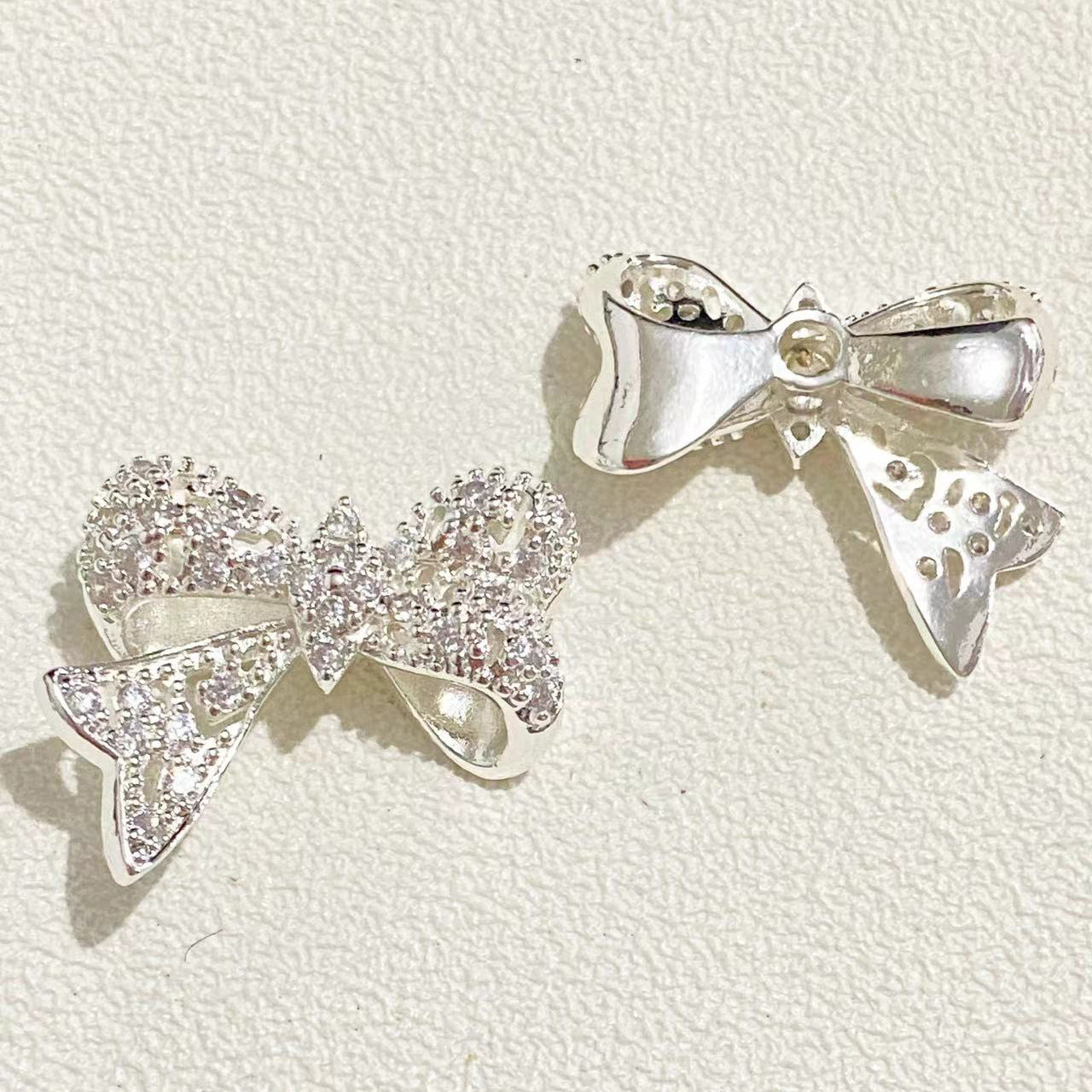 Paved CZs Bow Spacer