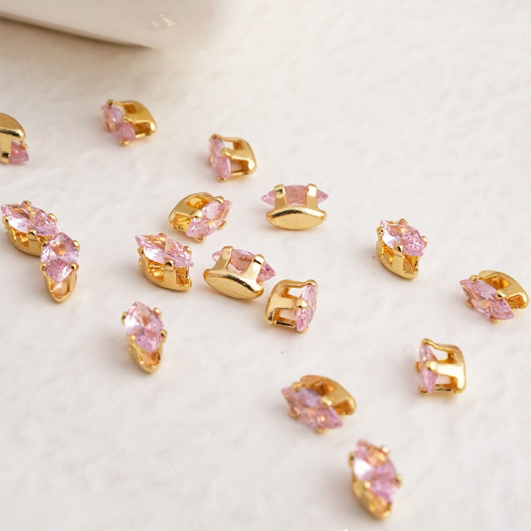 (30pcs)3x6mm 4-prong Gold Base Marquise Prong-Set Zircon