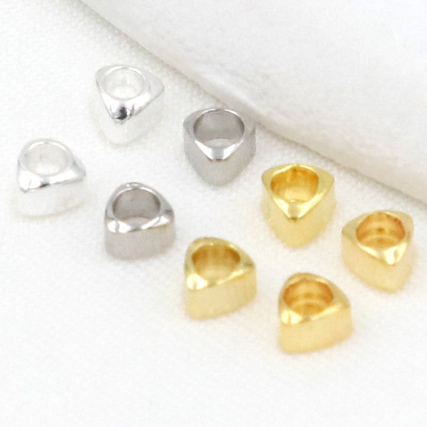 (100pcs)2.5mm Triangle Spacer Beads - Nugget Style