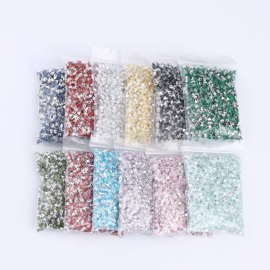 4mm Triangle Prong-Set CZ