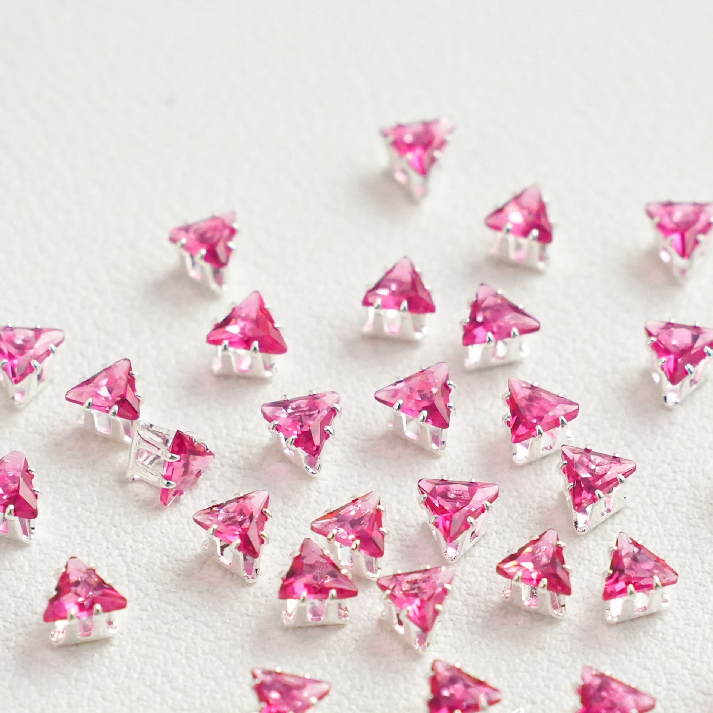 4mm Triangle Prong-Set CZ