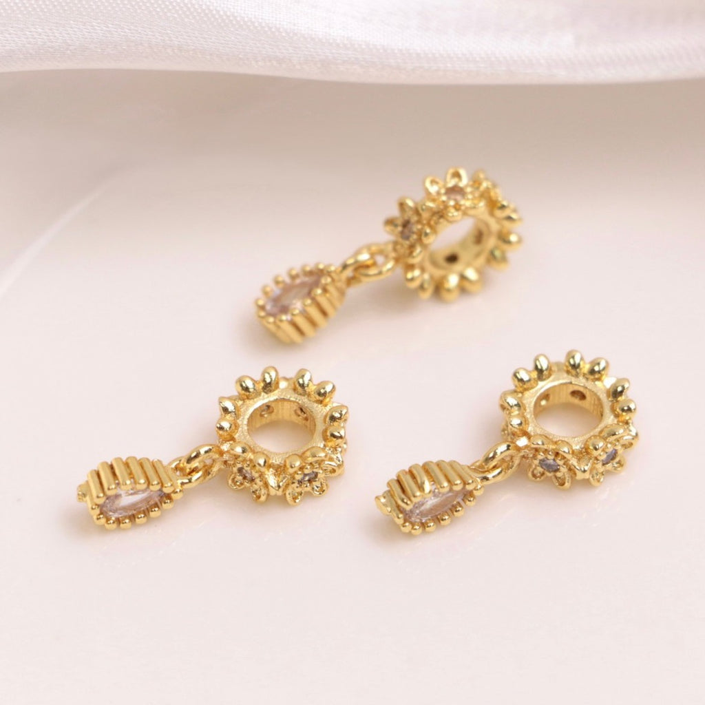 (2pcs)CZ-Set Gear Spacer with Teardrop