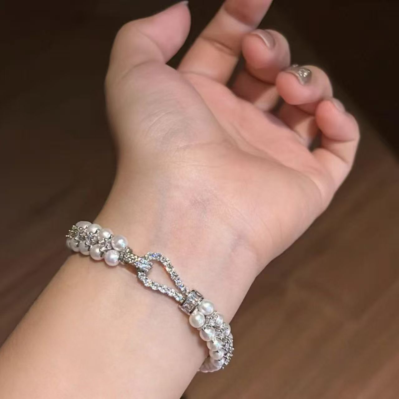 Double-Row Horseshoe Clasp