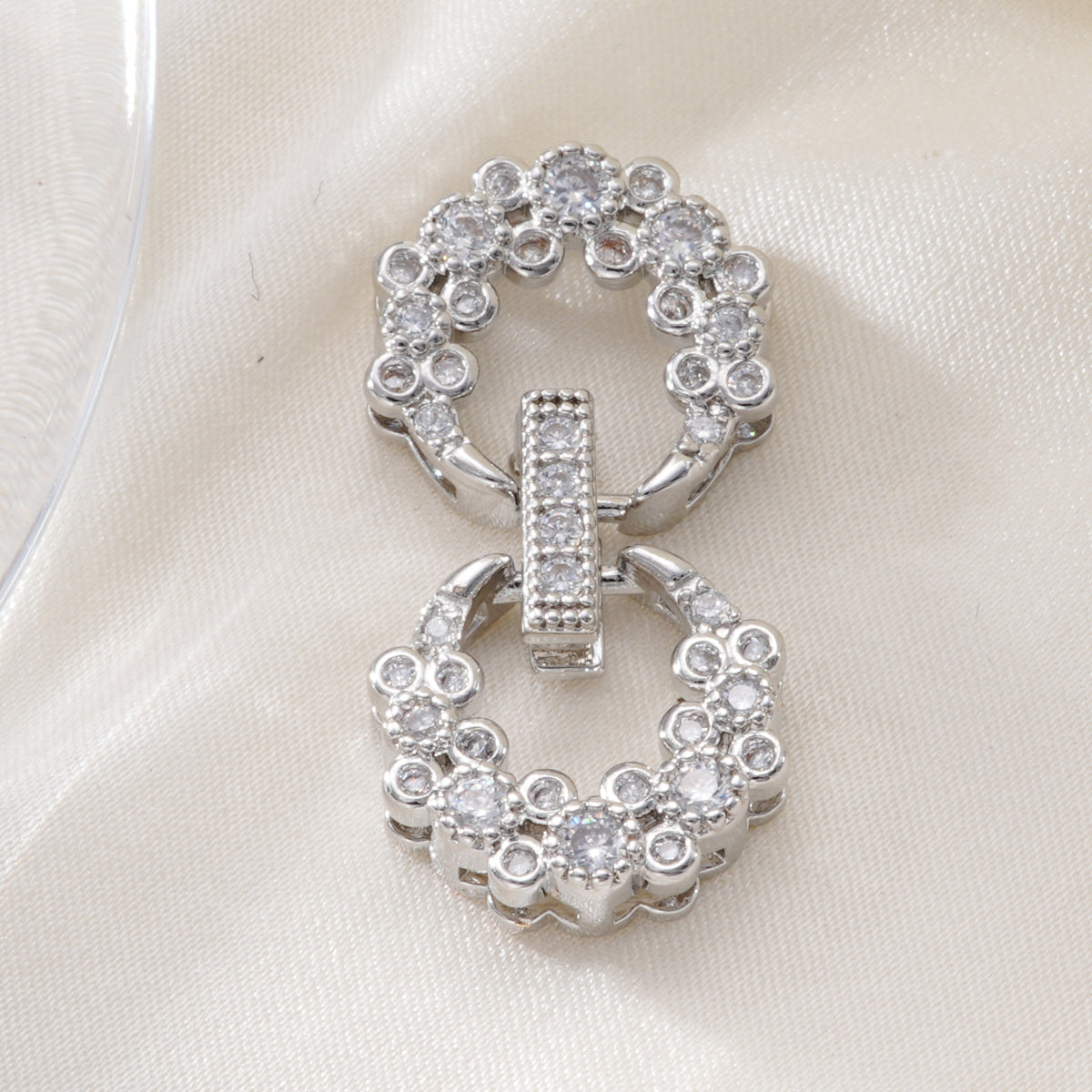 8 Shape Zircon Closure