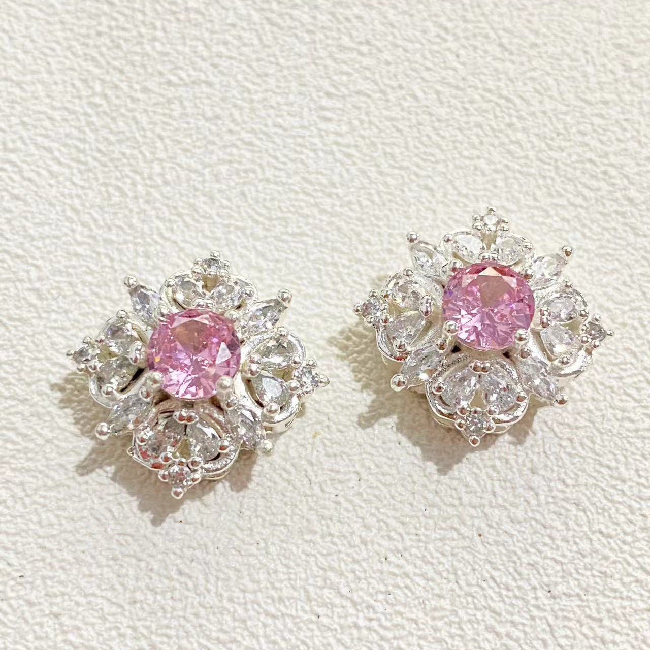 Paved CZs Square Spacer