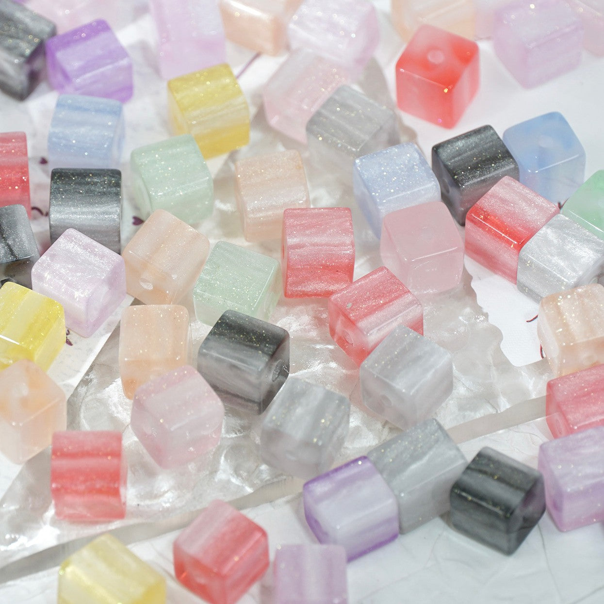 (50pcs)8mm Sugar Cube Light-Sensitive Beads ¨C UV Reactive Resin Beads