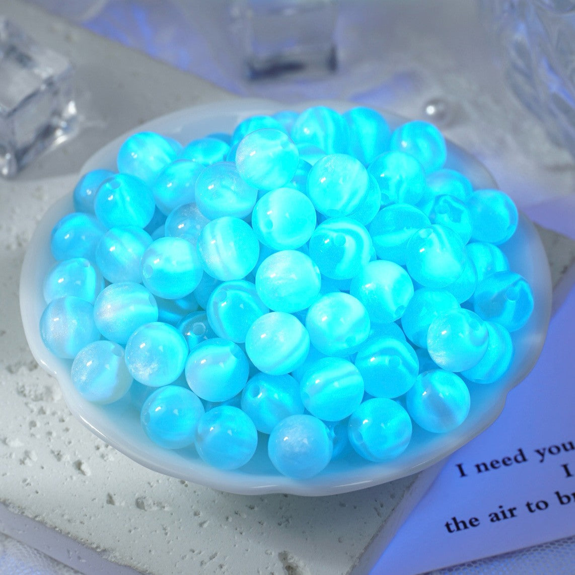 (50pcs)8-16MM Glow-in-the-Dark Resin Gradient Round Beads - Luminous Galaxy Series