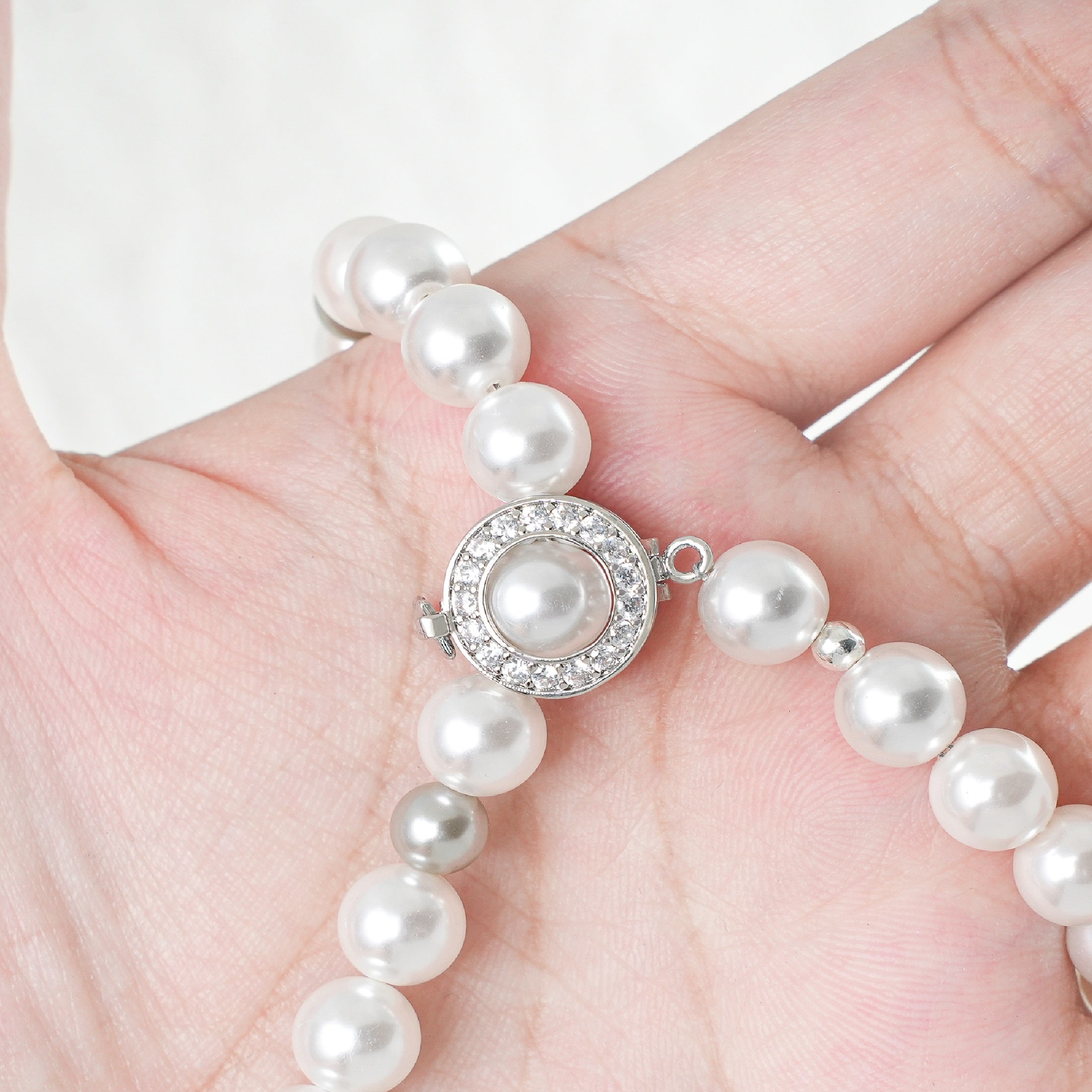 Beads Clip Closure