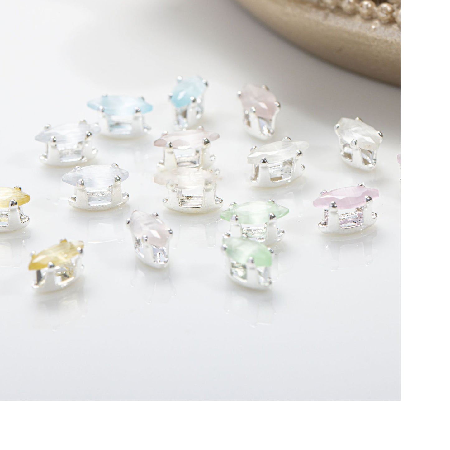 حبات الزركون الماركيز على شكل عين القطة مقاس 4×8 مم