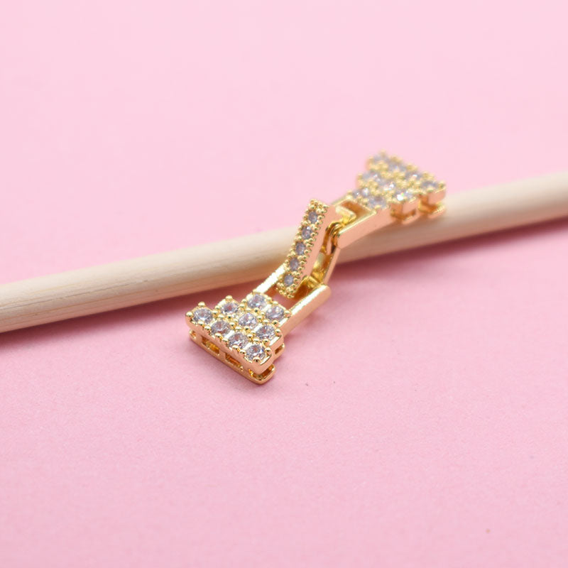 Pyramid Zircon Closure