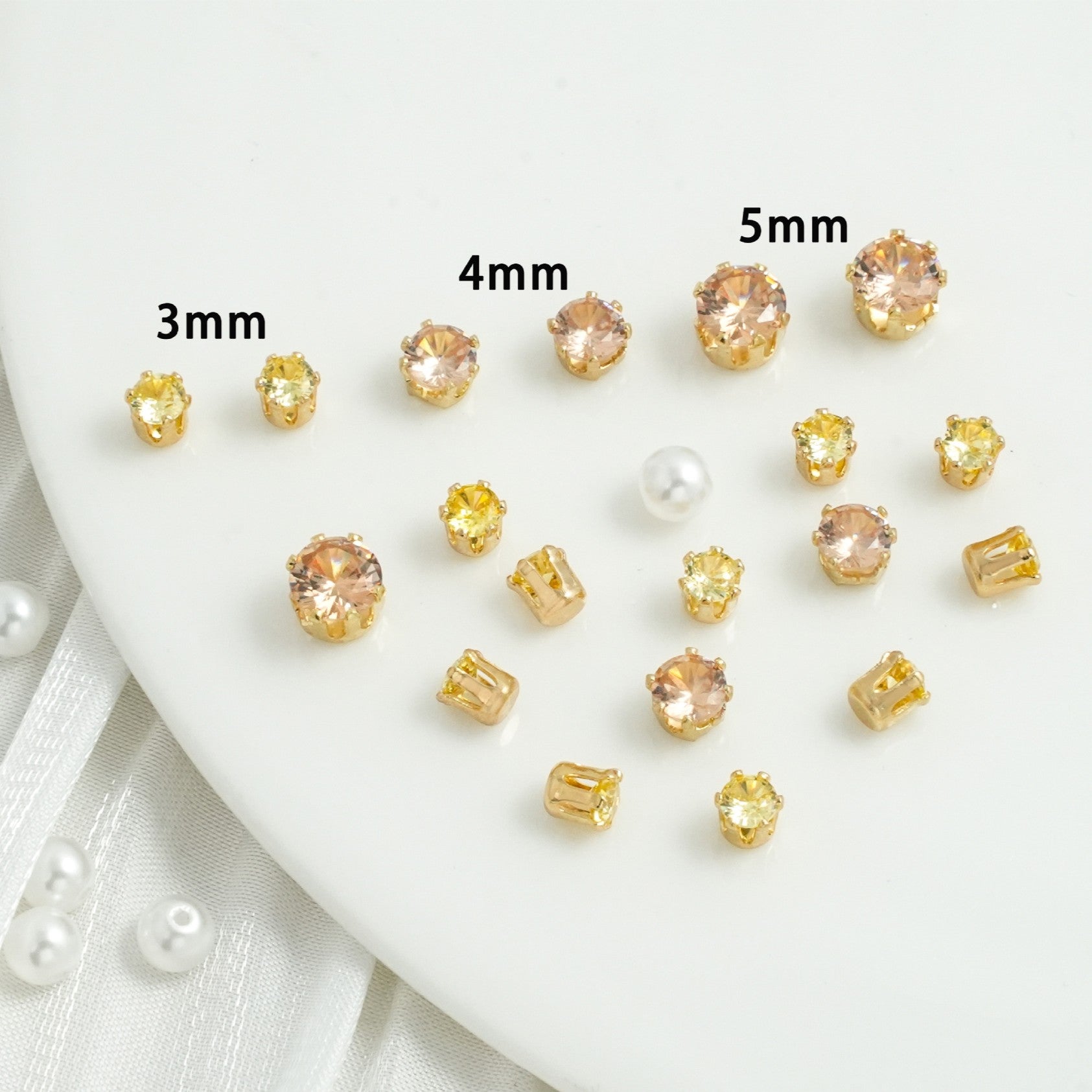 (30pcs)4MM Round Gold Base Prong-set CZs