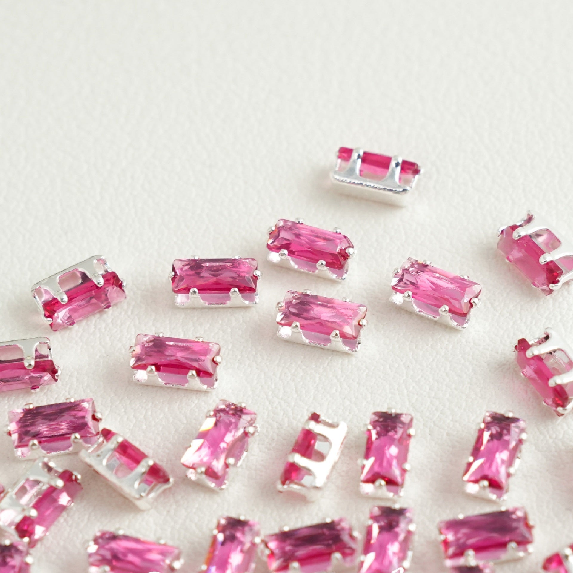(100pcs)2x4mm Rectangle Prong-Set CZ
