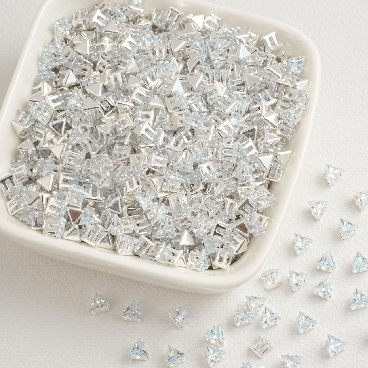3mm triangle lab-created CZ claw stones, silver plated, 100pcs pack