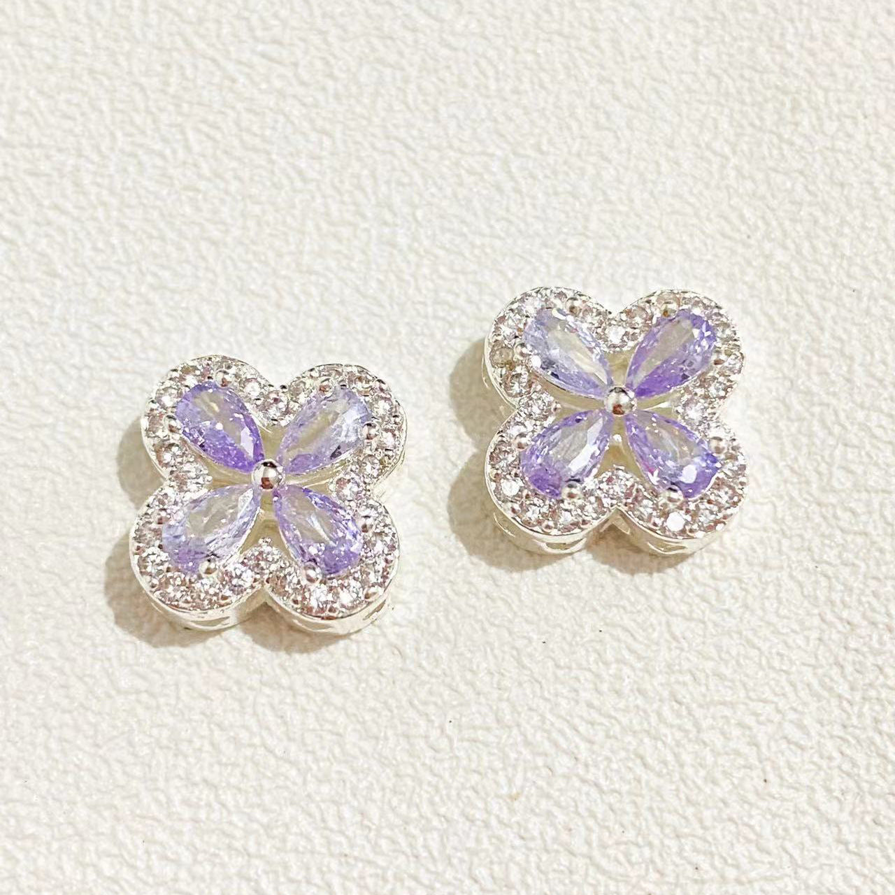 (5pcs)CZs Clove Spacer