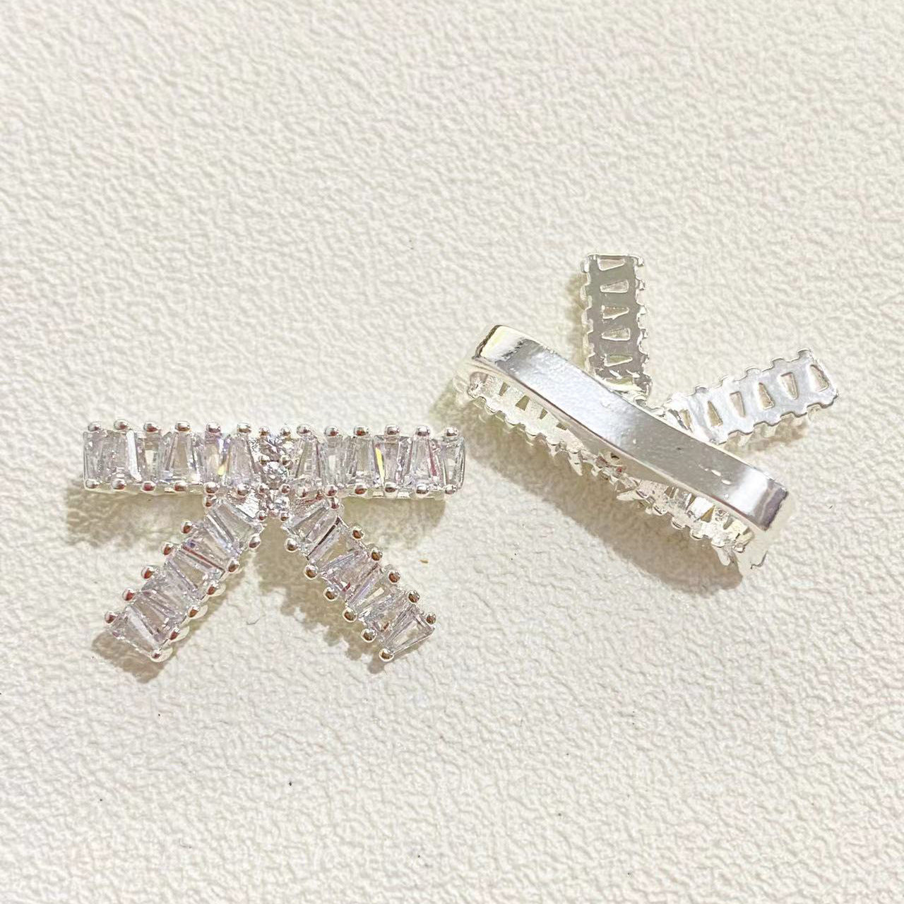 Paved CZs Bow Spacer