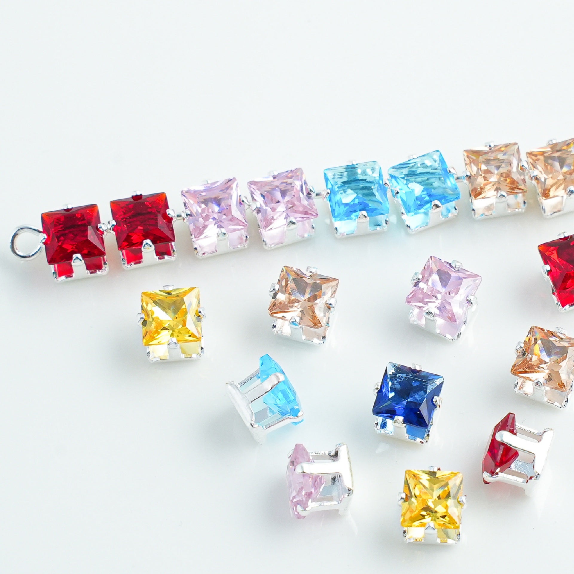 (100pcs)5x5MM Square Prong-Set CZ