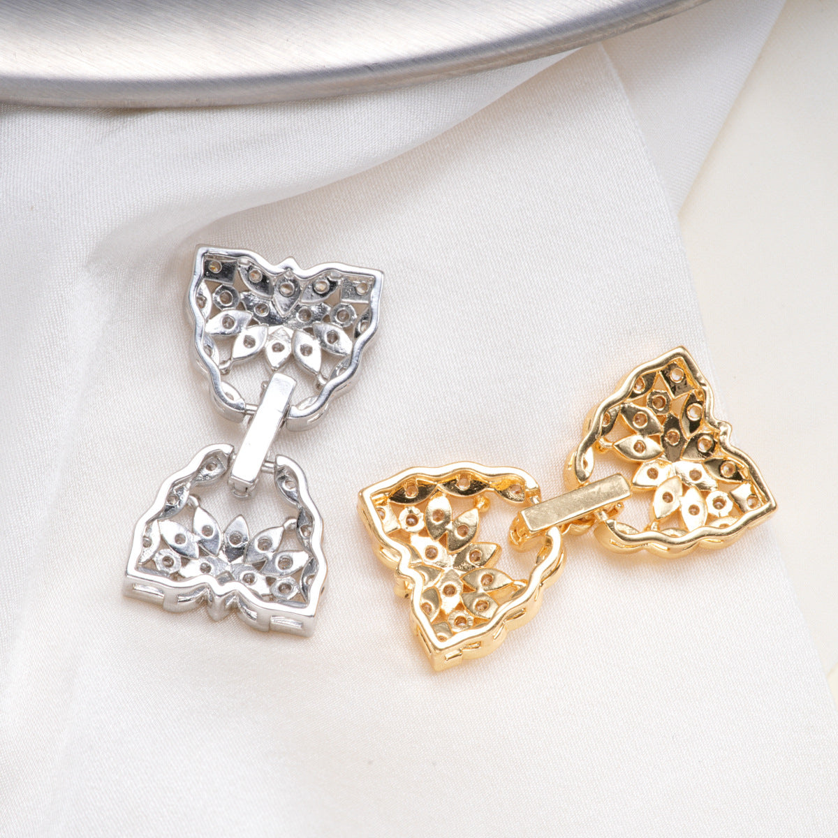 Floral Double-row Closure