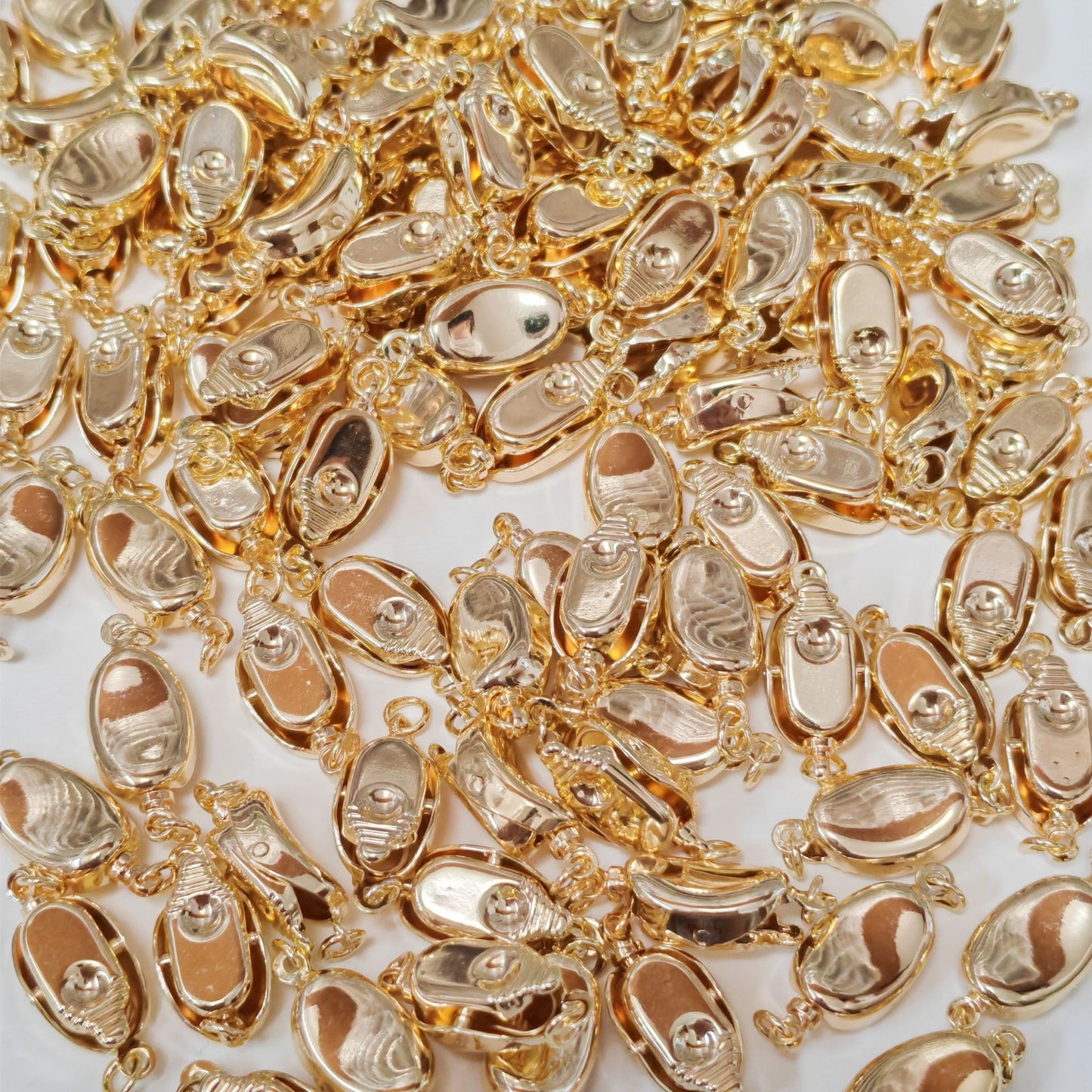 Shoe-shaped Clasp Set