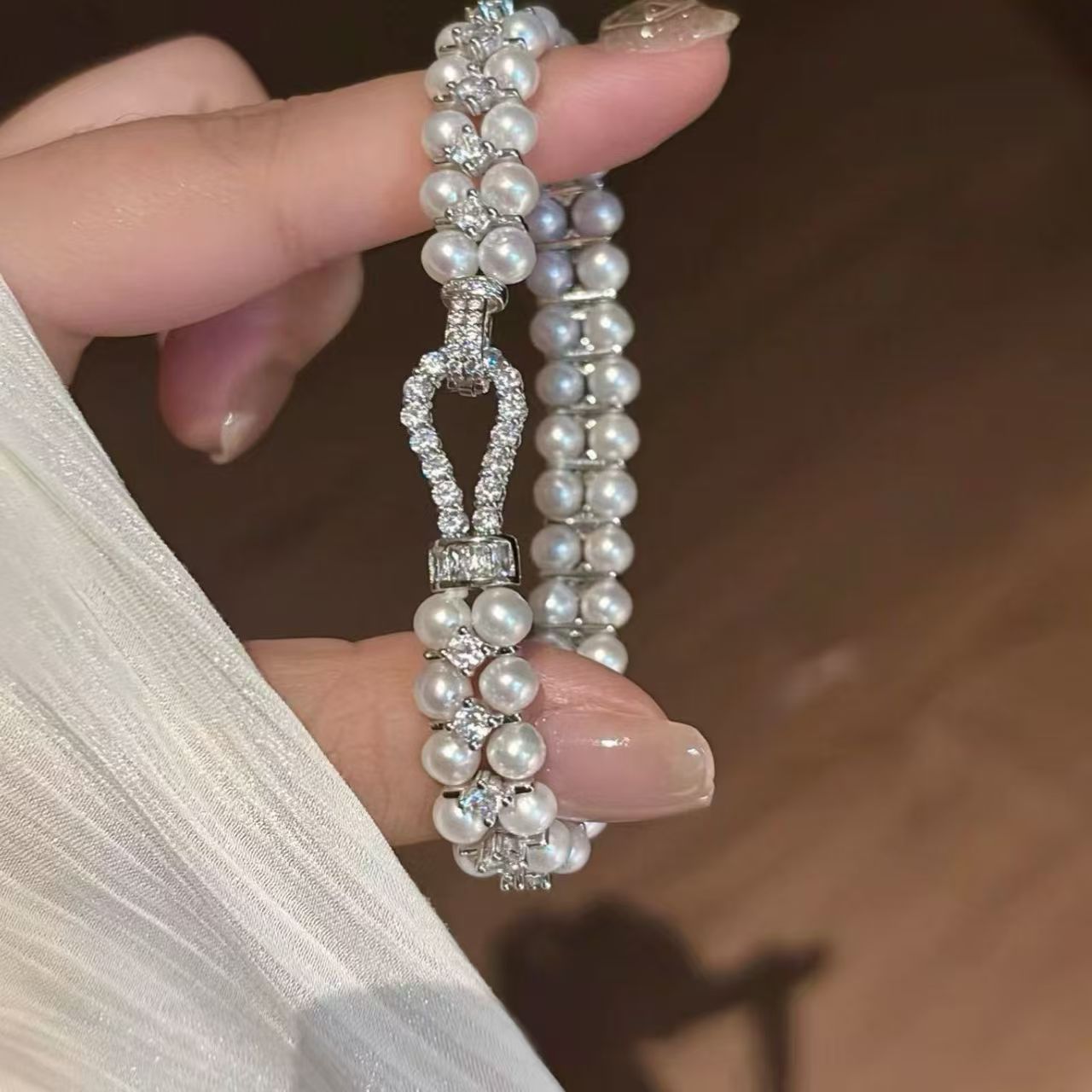 Double-Row Horseshoe Clasp