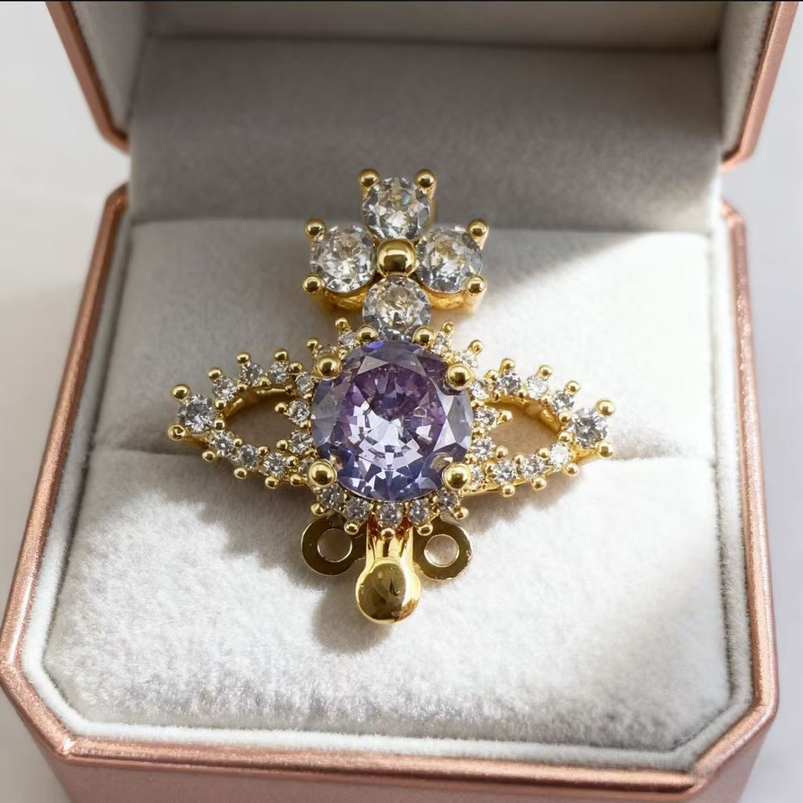 Double-Row End Clasp in Saturn Design