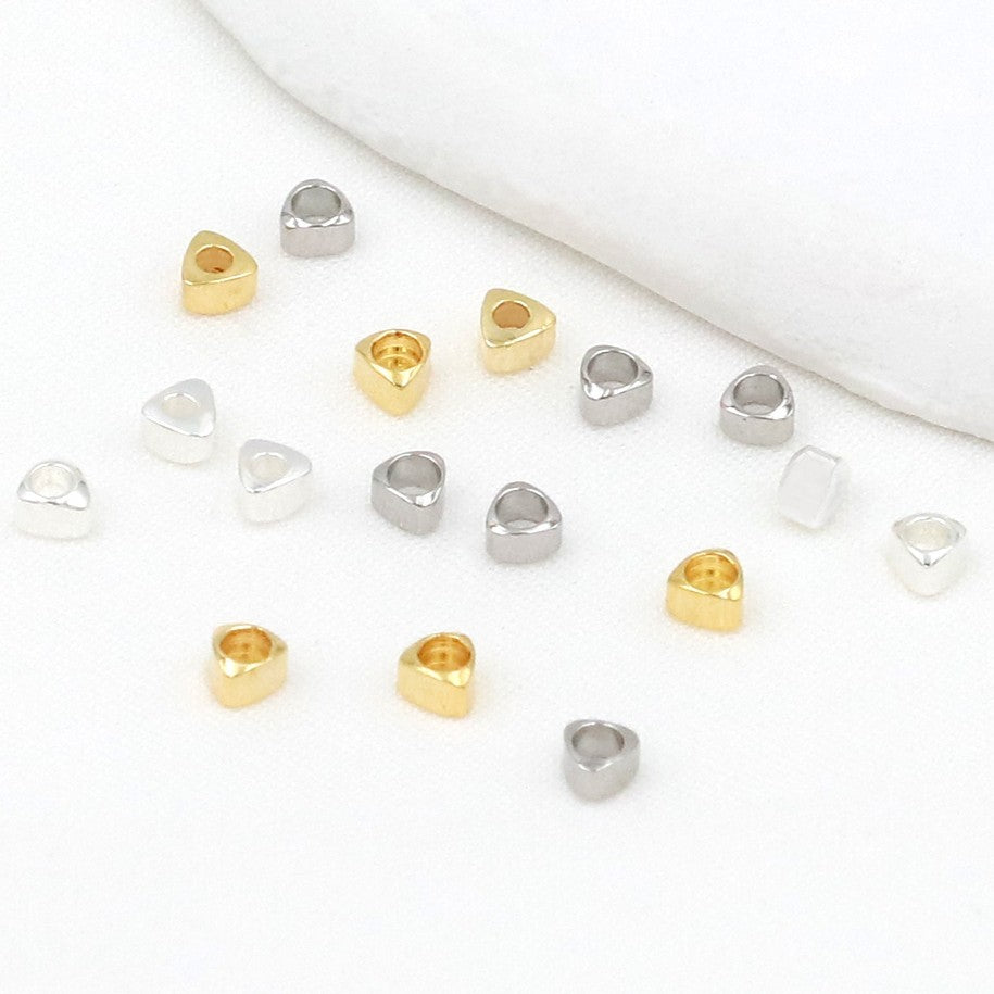 (100pcs)2.5mm Triangle Spacer Beads - Nugget Style