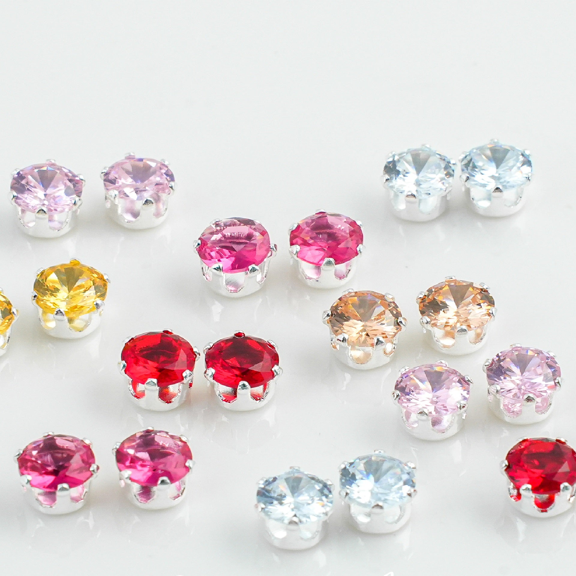 (100pcs)5MM Round Prong-Set CZ