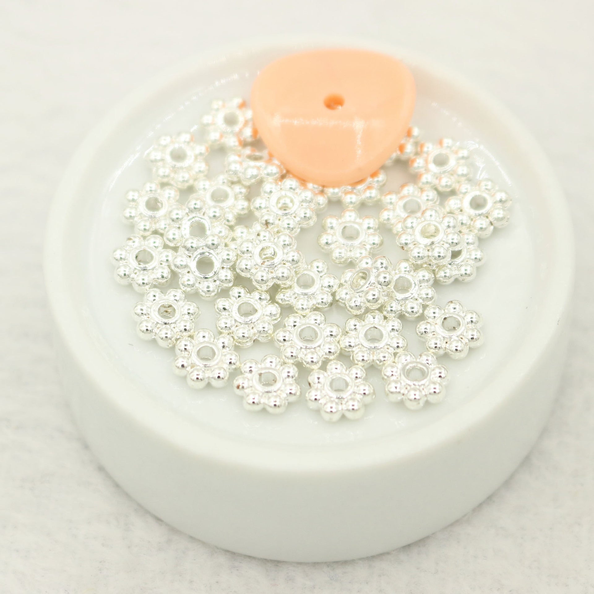 100pcs Gold-Plated Copper Flower Bead Cap / Spacer Bead