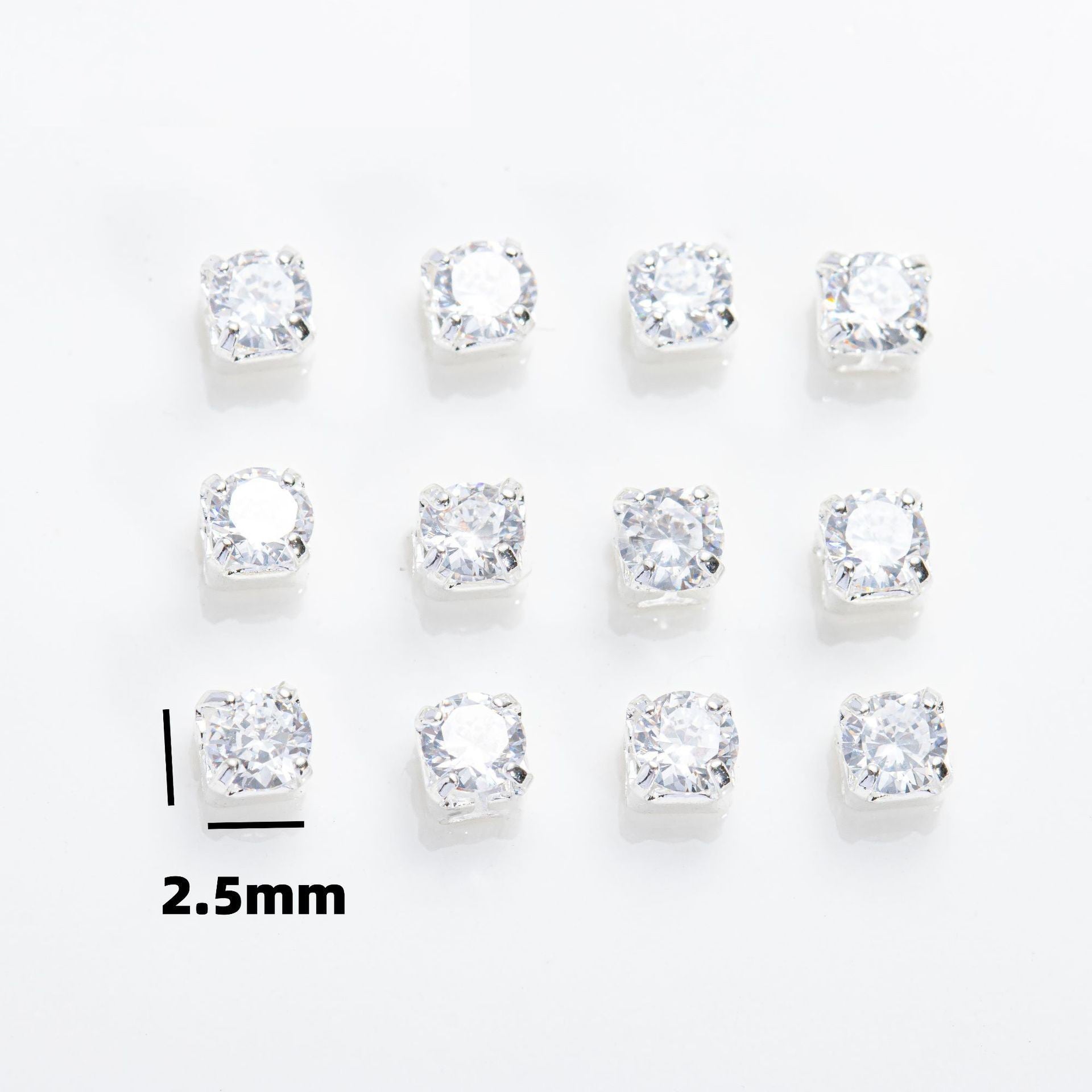 2.5mm 4-prong round Prong-Set CZ