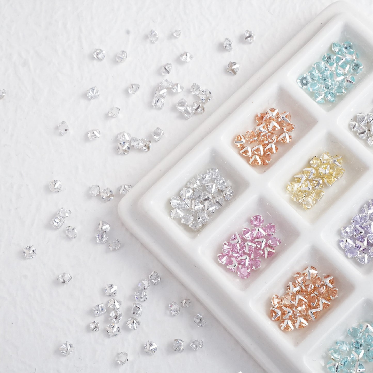 4MM Round Reverse Prong-Set CZ