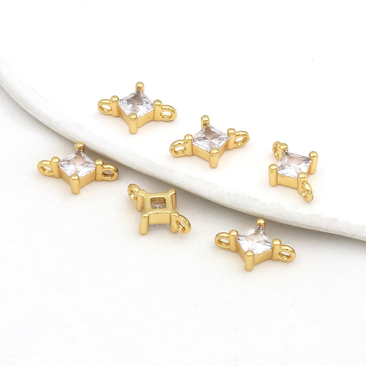 (10pcs)CZ-Set Double-Drop Diamond Pendant