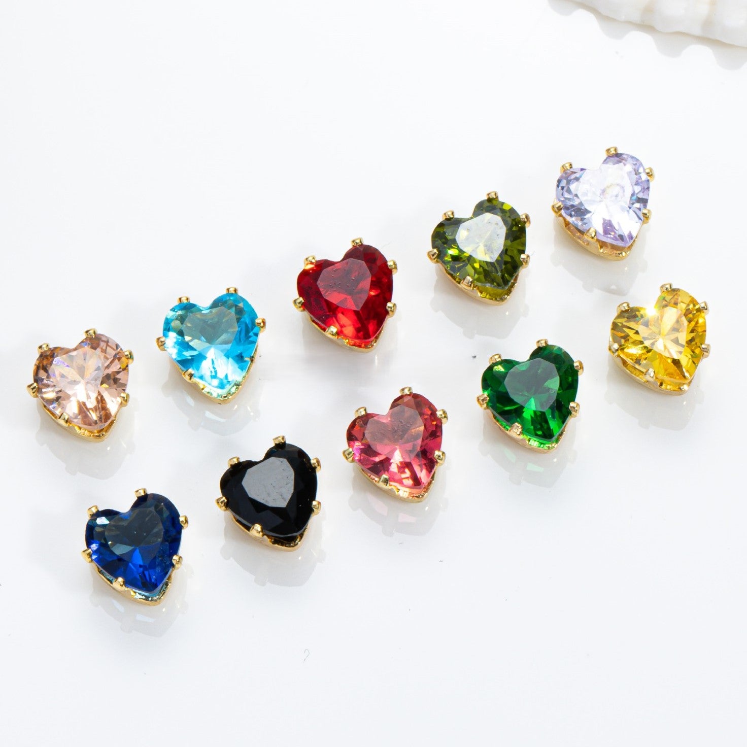 (100pcs)6MM Heart Prong-Set CZ with Silver/Gold Base