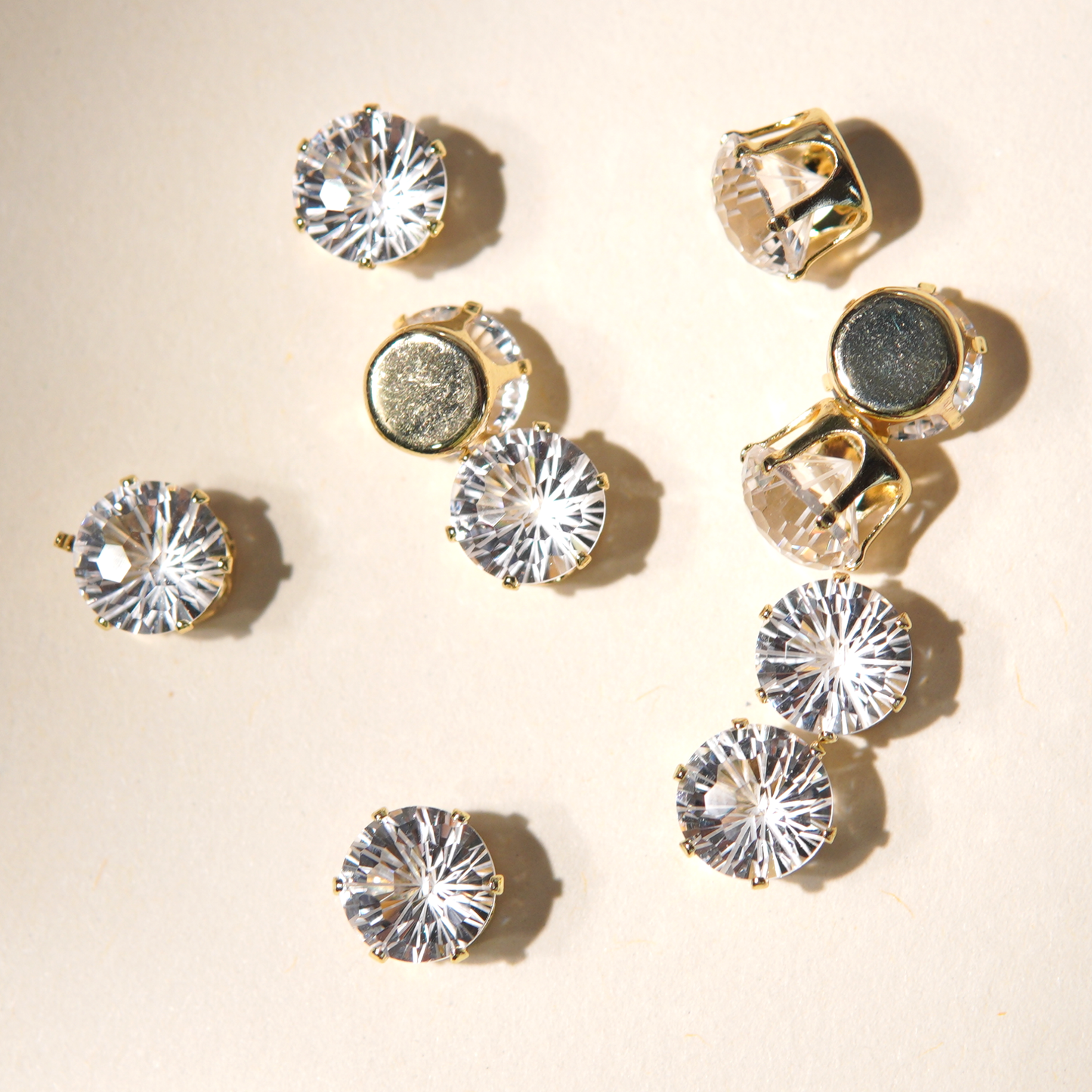 (10pcs)8mm Firework Round Prong-Set CZ