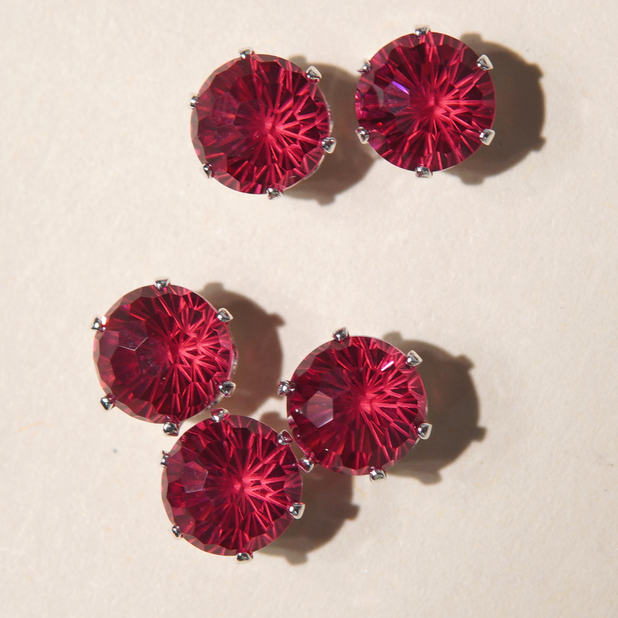 (10pcs)8mm Firework Round Prong-Set CZ