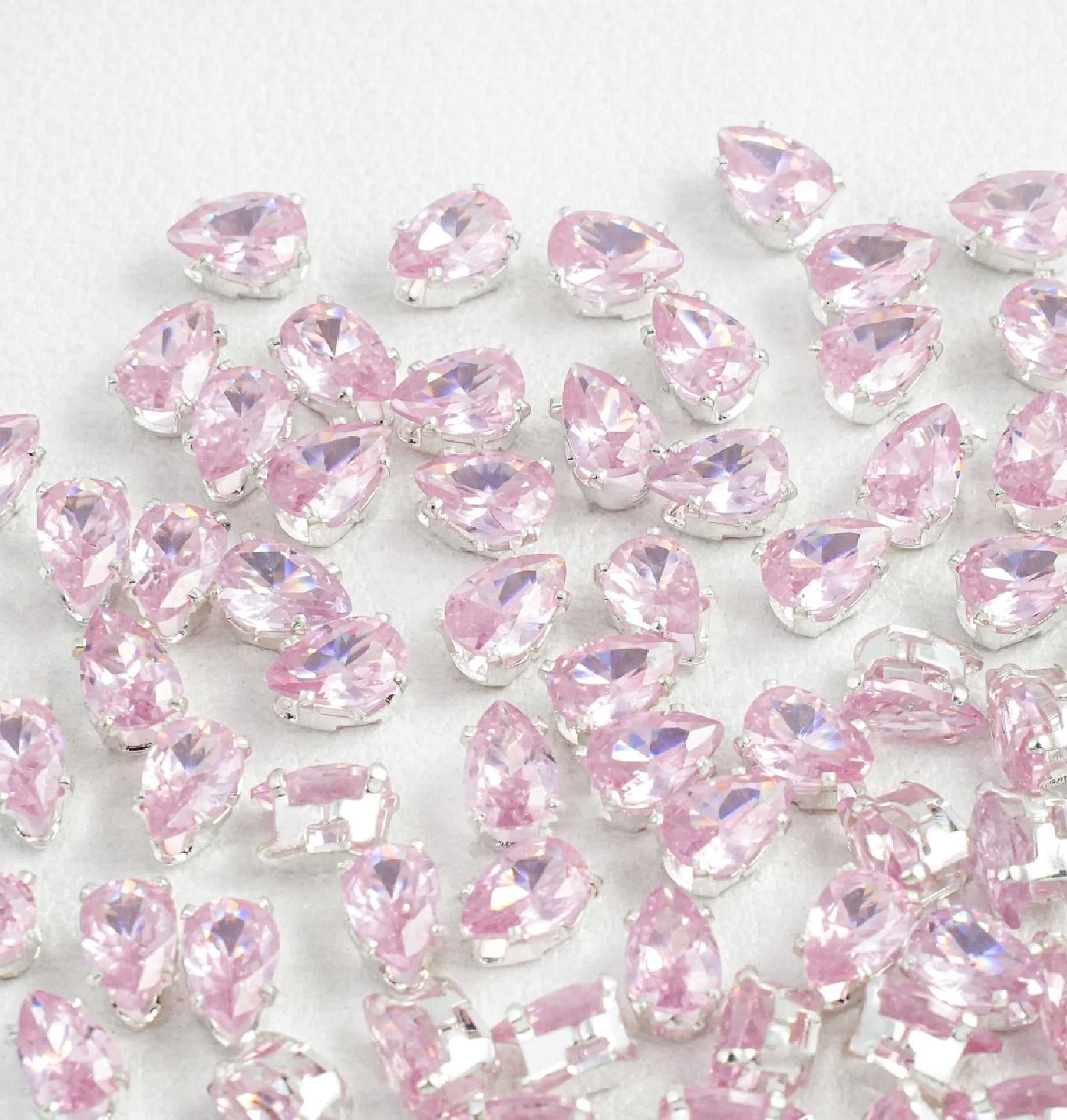 (100pcs)4x6mm Teardrop Prong-Set CZ