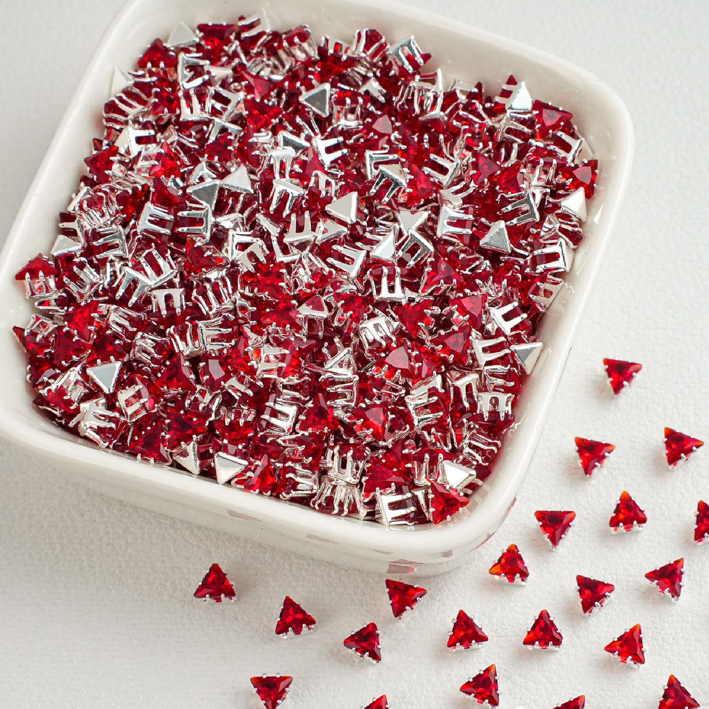 4mm Triangle Prong-Set CZ